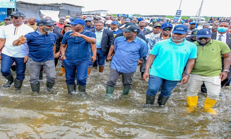 Gov. Sanwo-Olu visits Lagos Flooding Victims in Eti-Osa